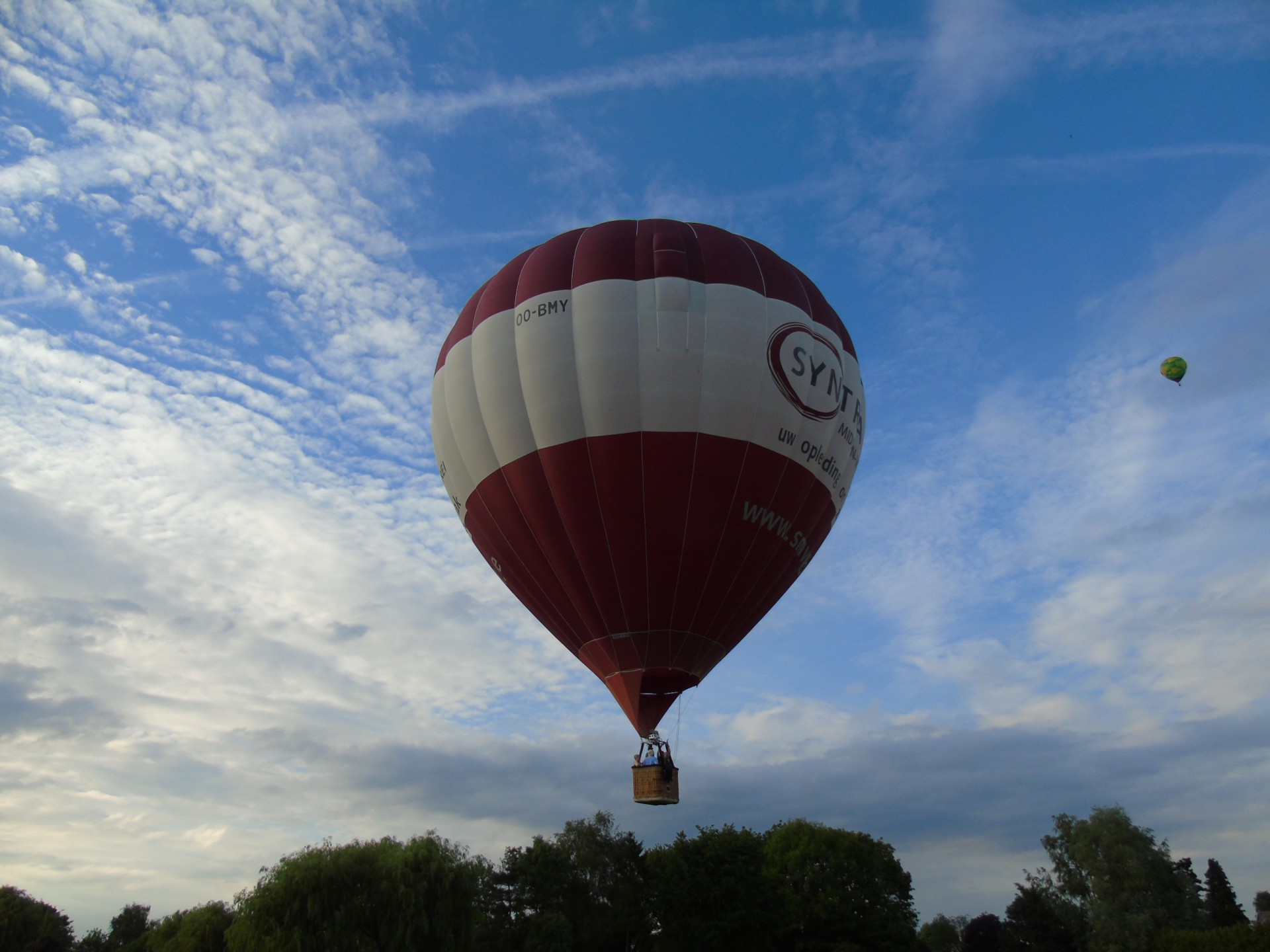 Ballonvaart over Lokeren Priveballon.be Ballonvaart over Lokeren Priveballon.be